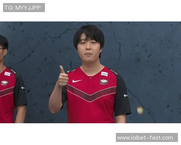 友谊赛精彩回顾：里昂逆转那不勒斯全场沸腾转会动态引关注