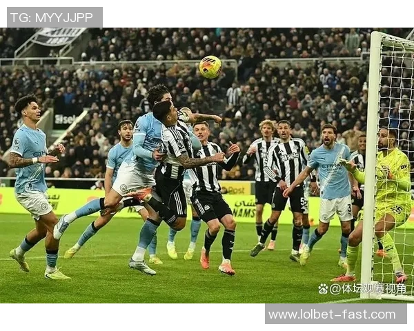 足总杯激战曼城逆转拜仁乌龙球引发争议判罚全场沸腾