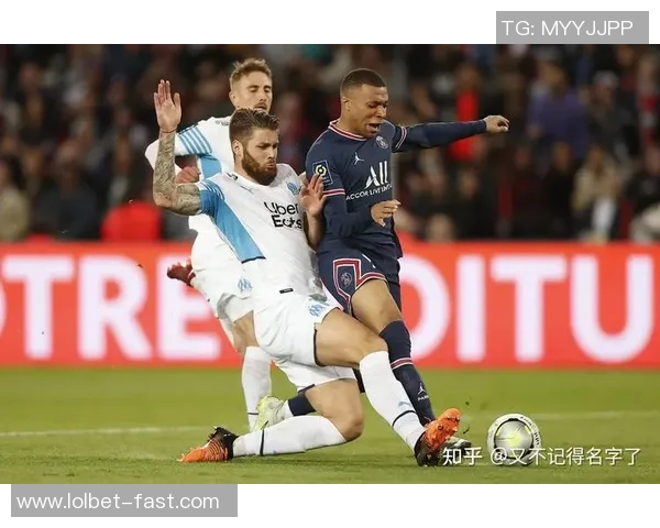 西甲激战：巴黎圣日耳曼逆转多特蒙德红牌事件引发全场热议